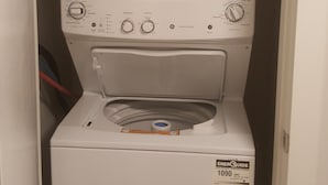 Unclassified image, 2 of 19, button - Element by WLM (Calgary)