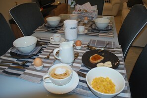 Gratis komplett frukost varje dag