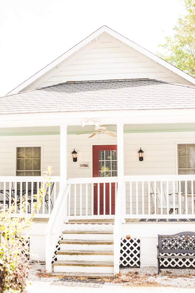 Swamp Rabbit Inn TR by null