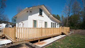 Deluxe Studio Suite, 1 Katil Ratu (Queen) dengan Katil Sofa, Kitchenette | Depan hartanah