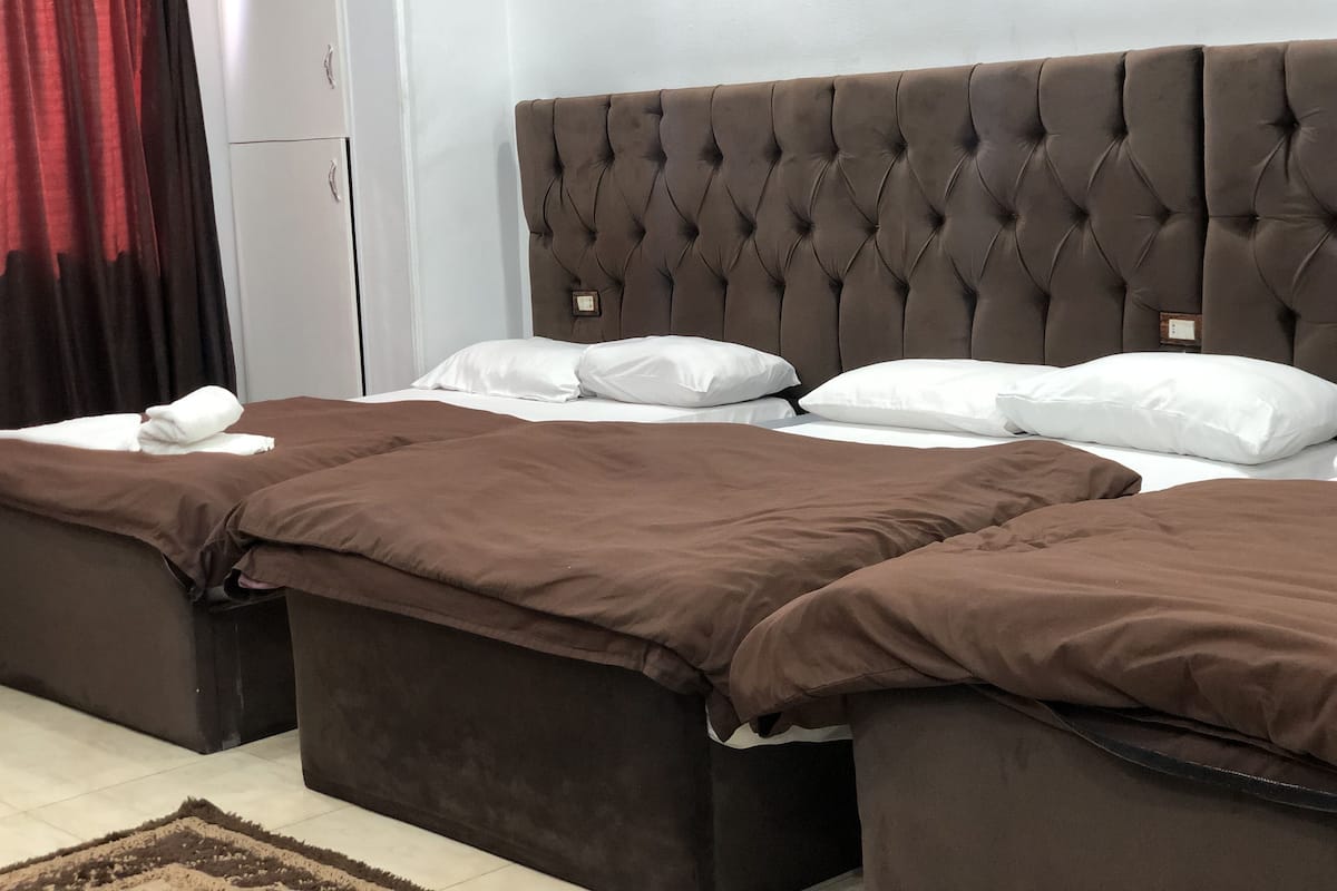 Comfort Triple Room