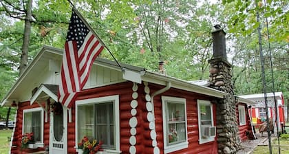 Perfect getaway for couples ! close to Ludington or Baldwin.