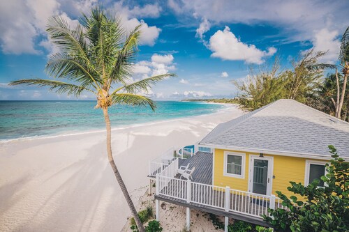 Bird of Paradise  Beachfront Cottages- Golden Chalice