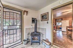 Interior - Cozy High Rolls Cottage Near Hiking Trails! (High Rolls)