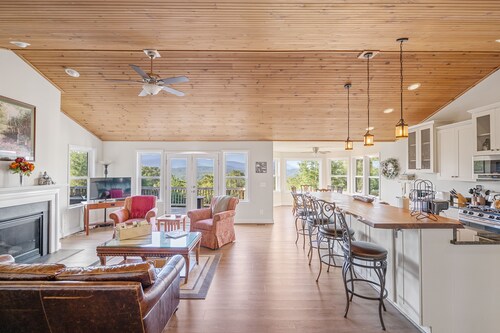 Shenandoah mountain view home King bed StarLink EV port river access 90 min DC 