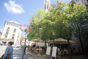 Outdoor dining - Charming flat next to the Cathedral (Girona)
