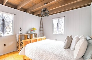 3 habitaciones, tabla de planchar con plancha, wifi y ropa de cama