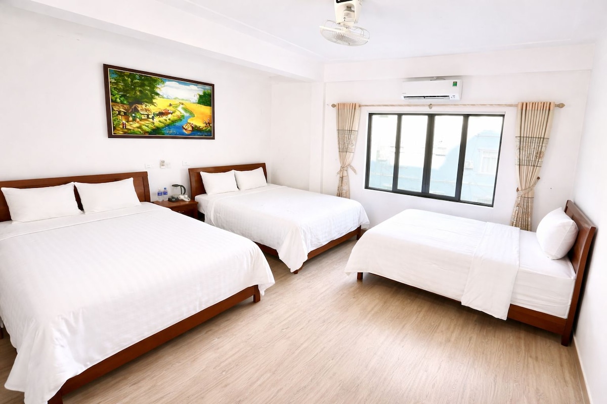 Family Room | Minibar, soundproofing, WiFi (free)