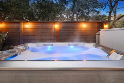 Sonoma Vineyard Estate with 3 Bedrooms and Pool - Includes Wine Tasting Passport