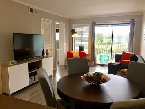 Great Panoramic Views meet Beach Modern Chic !