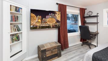 Escrivaninha, ferros/tábuas de passar roupa, Wi-Fi de cortesia