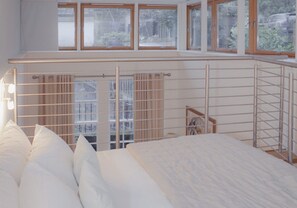 開放式客房, 1 張特大雙人床 | 熨斗/熨衫板、免費 Wi-Fi、床單