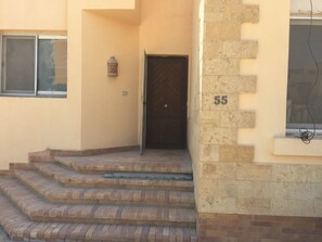 Mặt tiền nơi lưu trú