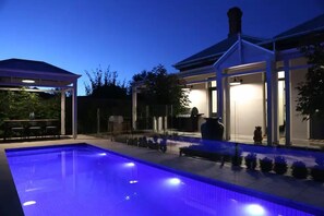 Luxury-Apartment, 1 Schlafzimmer, Kamin, Poolseite | Eigener Pool