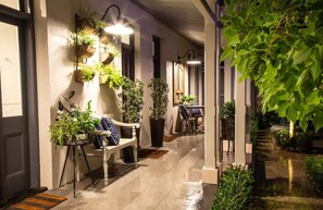 Appartamento Luxury, 1 camera da letto, caminetto, lato piscina | Terrazza/patio