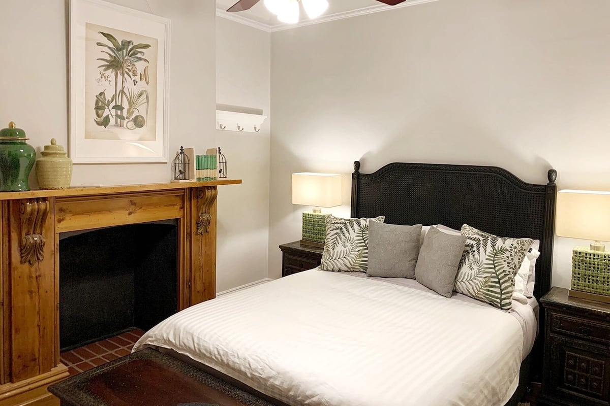 Luxury Apartment, 1 Queen Bed | 1 bedroom, premium bedding, pillowtop beds, individually decorated