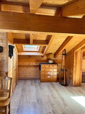 Interior - Mountain chalet next ski station.  (Formiguères)