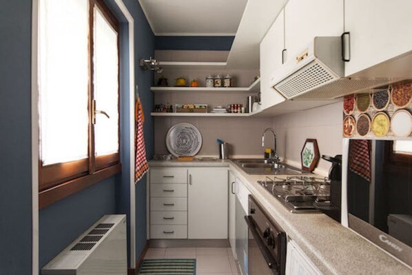 Frigorífic, forn, placa de cuina i rentaplats