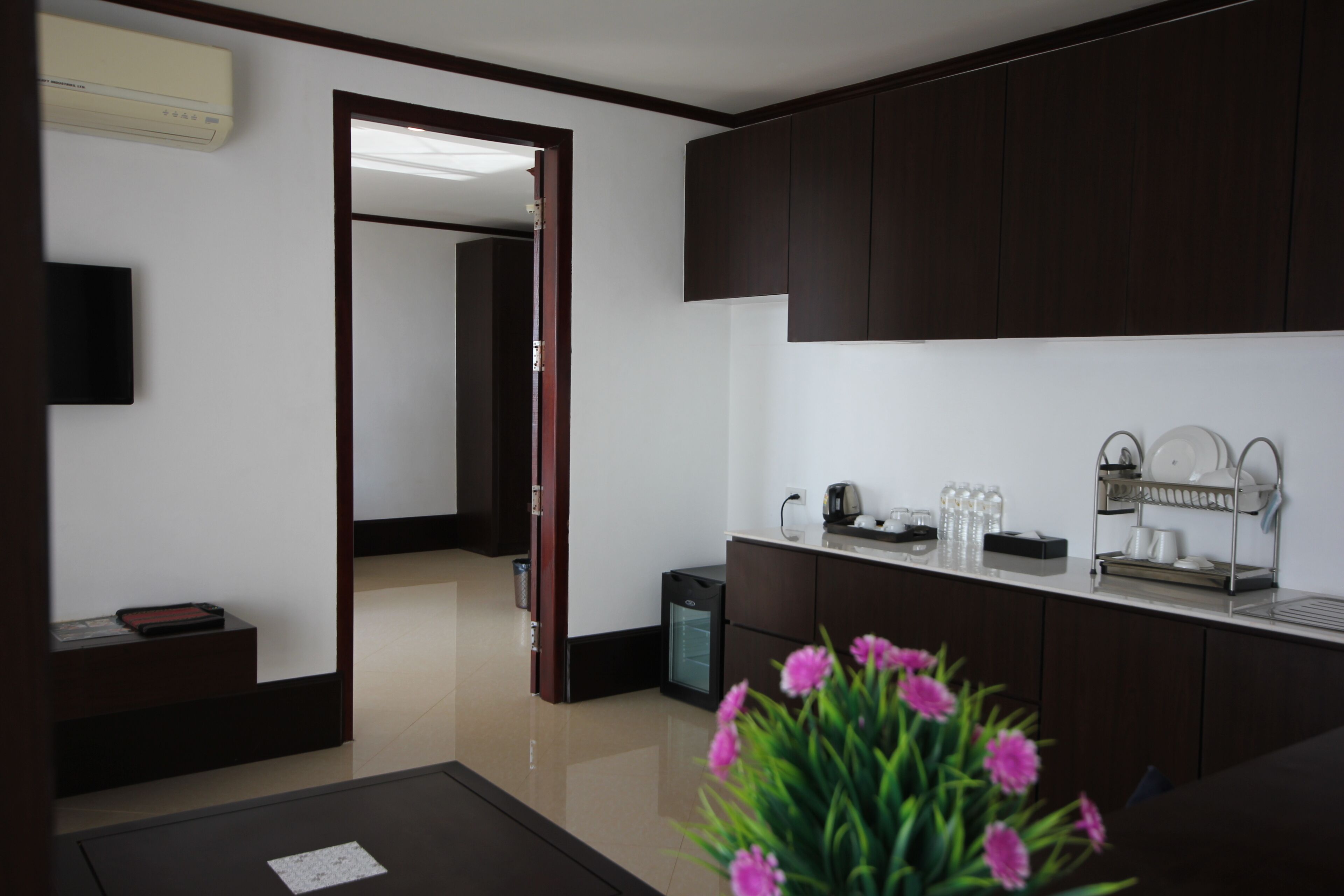 junior suite | minibar, in-room safe, blackout curtains, free wifi