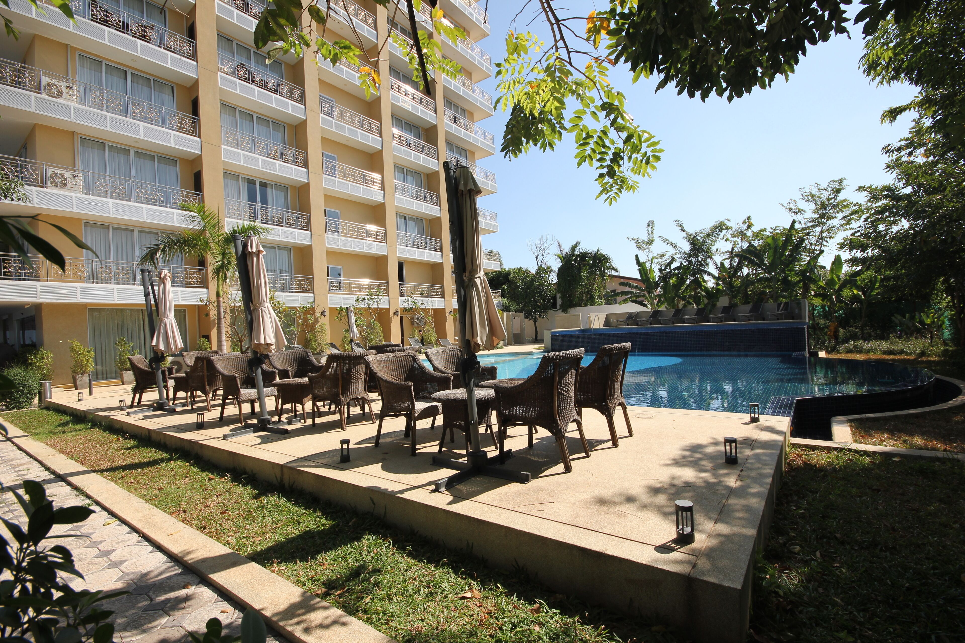 outdoor banquet area