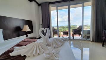 Minibar, in-room safe, blackout curtains, free WiFi