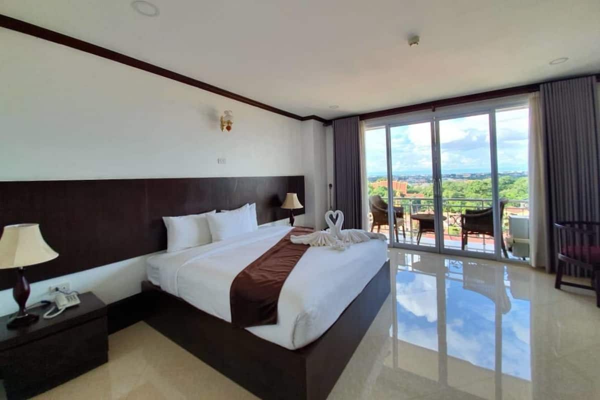 Minibar, caja fuerte, cortinas opacas y wifi gratis