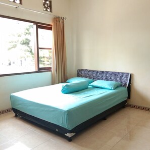Family Villa, 5 Bedrooms, Garden View | 5 bedrooms, iron/ironing board - Villa Agro Kusuma Batu Malang (Batu)