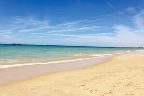 Beach nearby, sun-loungers, beach towels