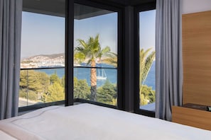 5 bedrooms, iron/ironing board, free WiFi, bed sheets