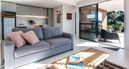 Guest House on Queens