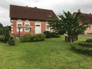 Exterior - Apartment Wiebke (1) - Family holiday in the fishing village (WLAN incl.) (Mönkebude)