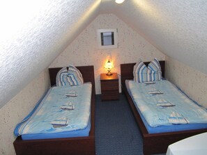 3 chambres, lit de bébé portatif, Wi-Fi, literie fournie