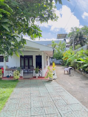 Fachada de la propiedad