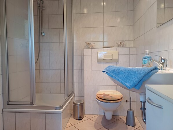 Unclassified image, 1 of 12, button - Vacation bungalow Jahnke on Usedom with Wlan - Holiday apartment 04 (Zirchow)