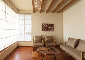 Zimmer | Wohnbereich | Flachbildfernseher