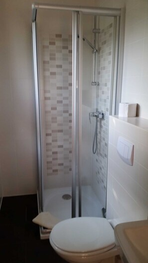 Uklassifisert bilde, 3 av 18, knapp