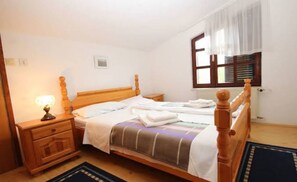 2 bedrooms, free WiFi, bed sheets