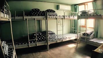 Dormitorio compartido, solo para mujeres (6 people) | Wifi gratis