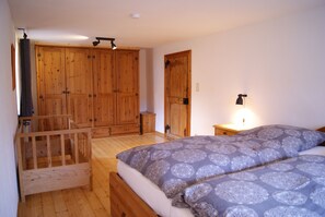 4 bedrooms, iron/ironing board, WiFi, bed sheets - Relaxing country holiday with a variety of activities and excursions (Drolshagen)