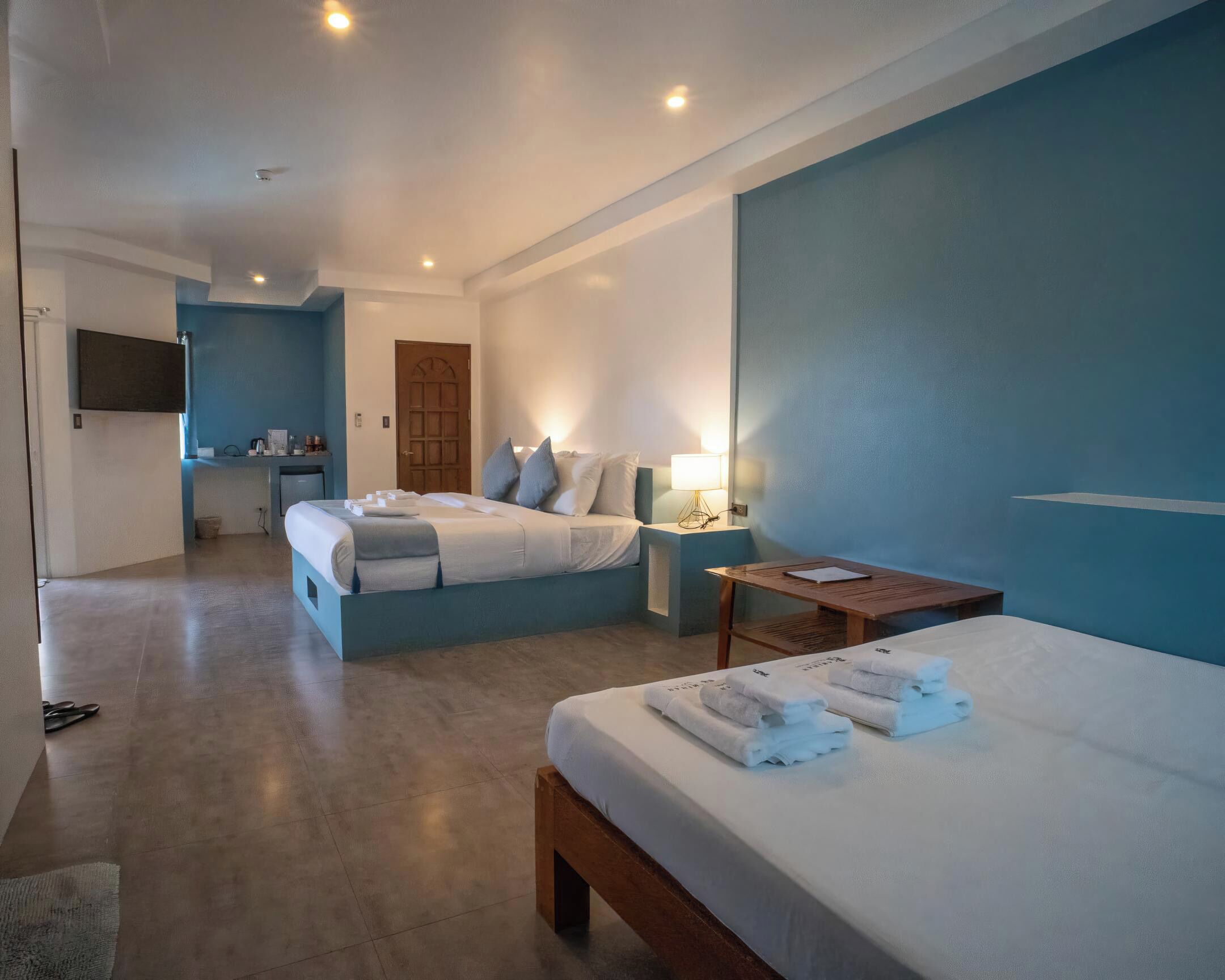 family room, terrace, corner | 1 bedroom, minibar, in-room safe, laptop workspace