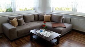 Unclassified image, 5 of 20, button