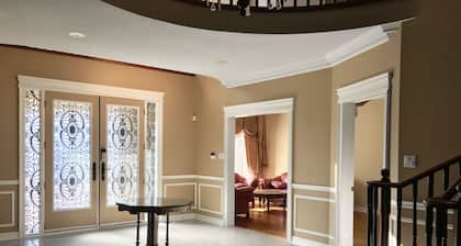 Luxury cozy 9 bedrooms vacation home