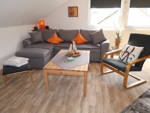 TV - Lucy's apartment (Ebermannstadt)