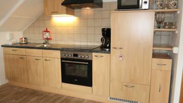 Fridge, microwave, oven