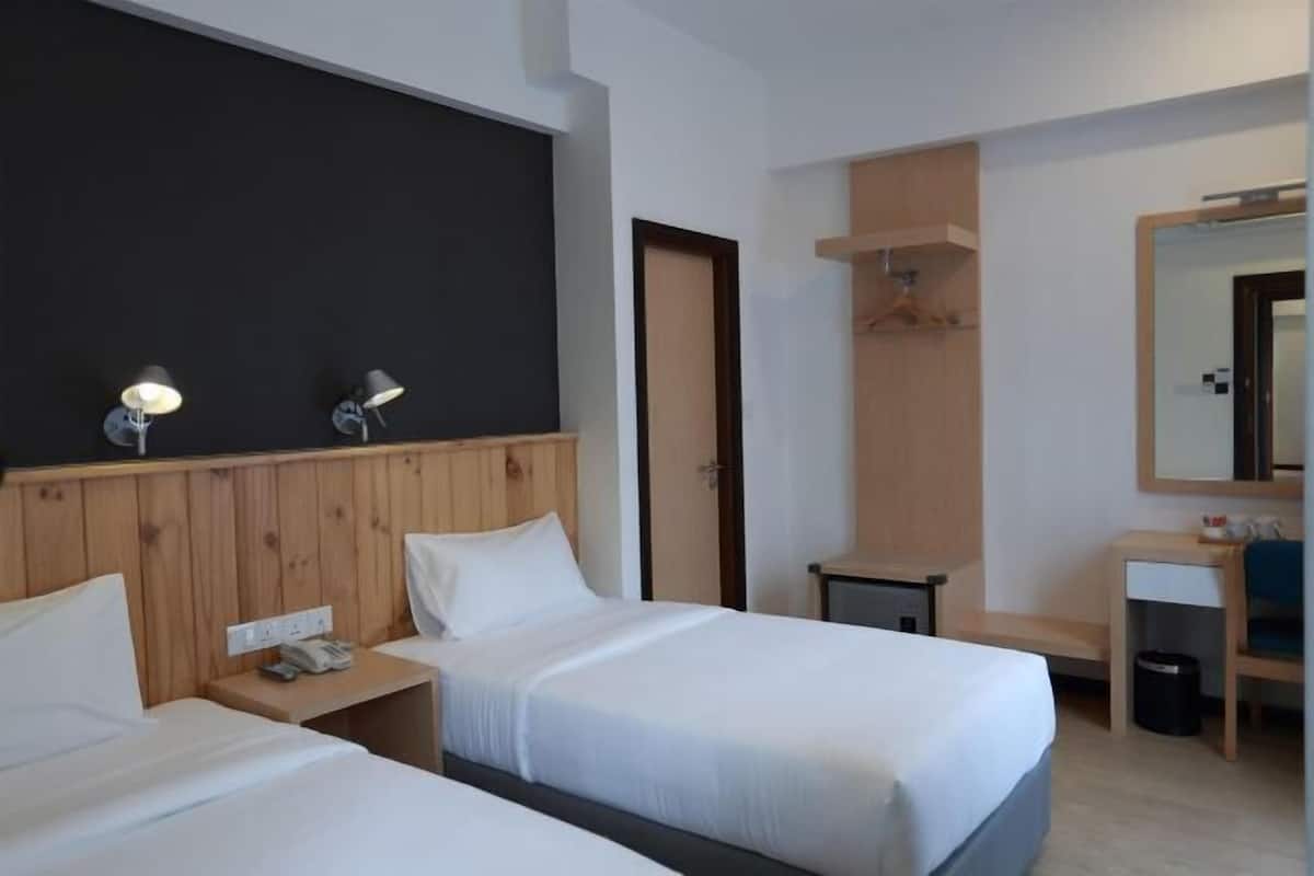 Hochwertige Bettwaren, Minibar, Zimmersafe, individuell dekoriert