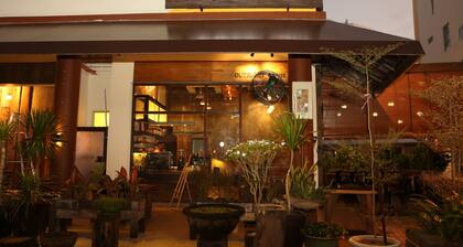 De House Hotel