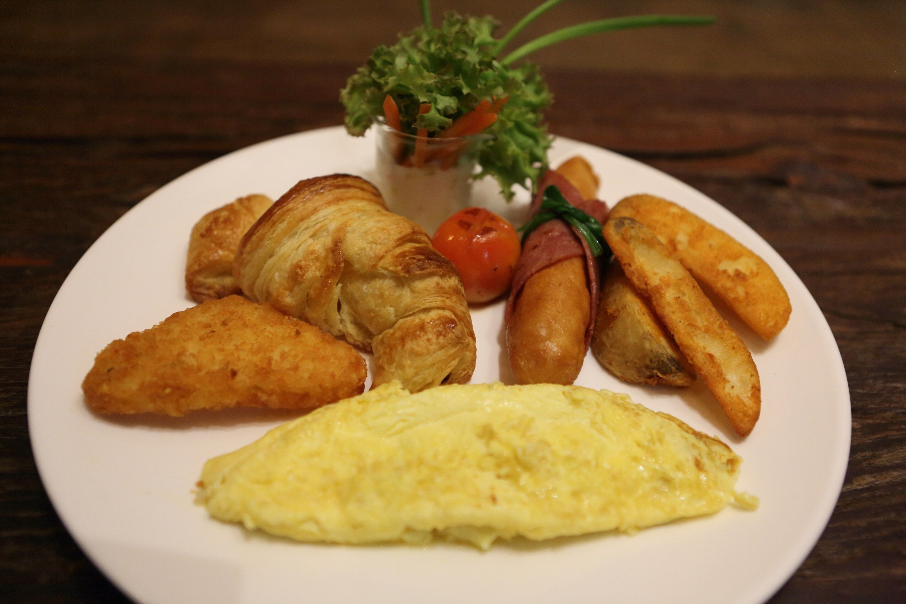 daily continental breakfast (myr 19 per person)