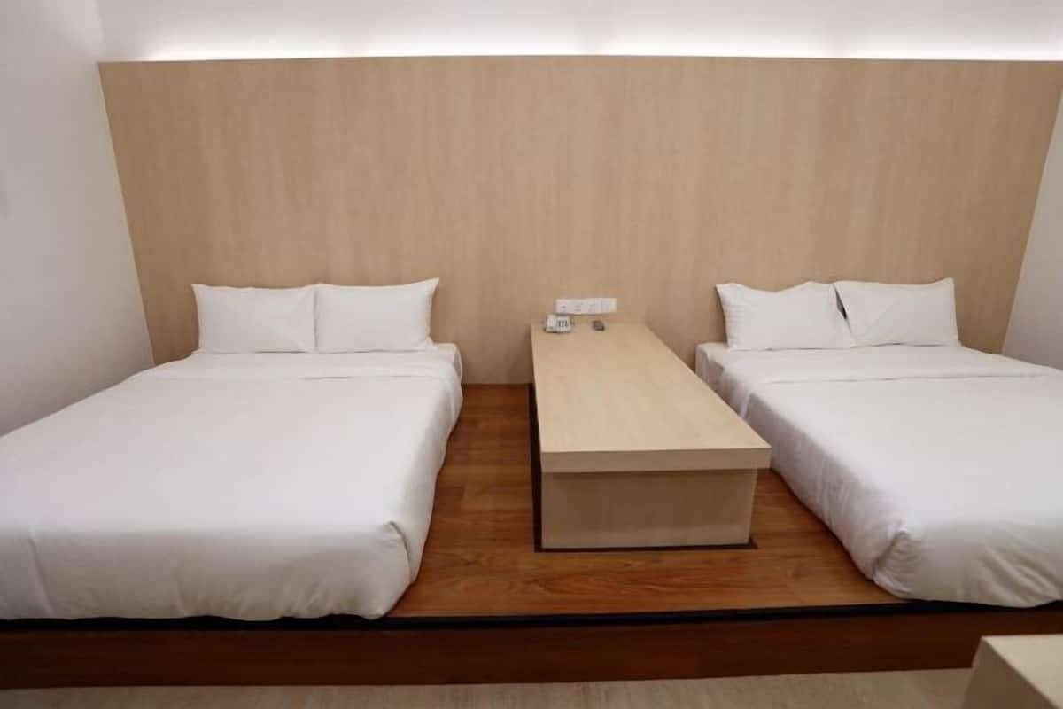 Hochwertige Bettwaren, Minibar, Zimmersafe, individuell dekoriert