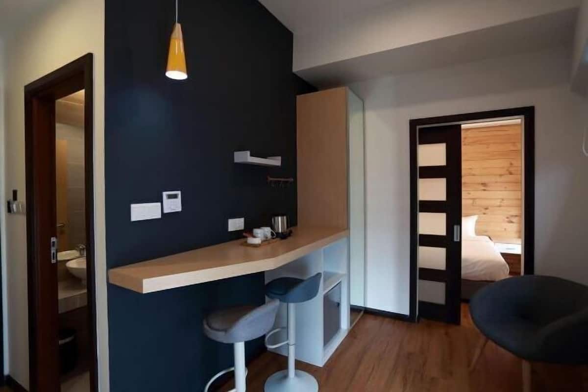 Hochwertige Bettwaren, Minibar, Zimmersafe, individuell dekoriert