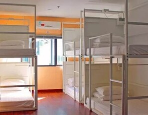 Bed in 6 beds Shared Dormitory, Men Only | Desk, free WiFi - Hangzhou Onederz Hostel (Hangzhou)